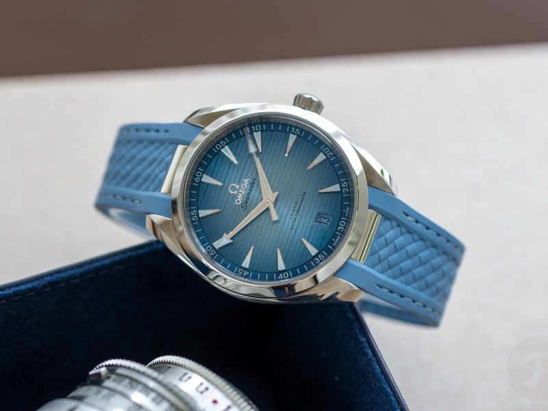 Mani in Pasta con l’Omega Seamaster Aqua Terra 150M Summer Blue Replica Italia